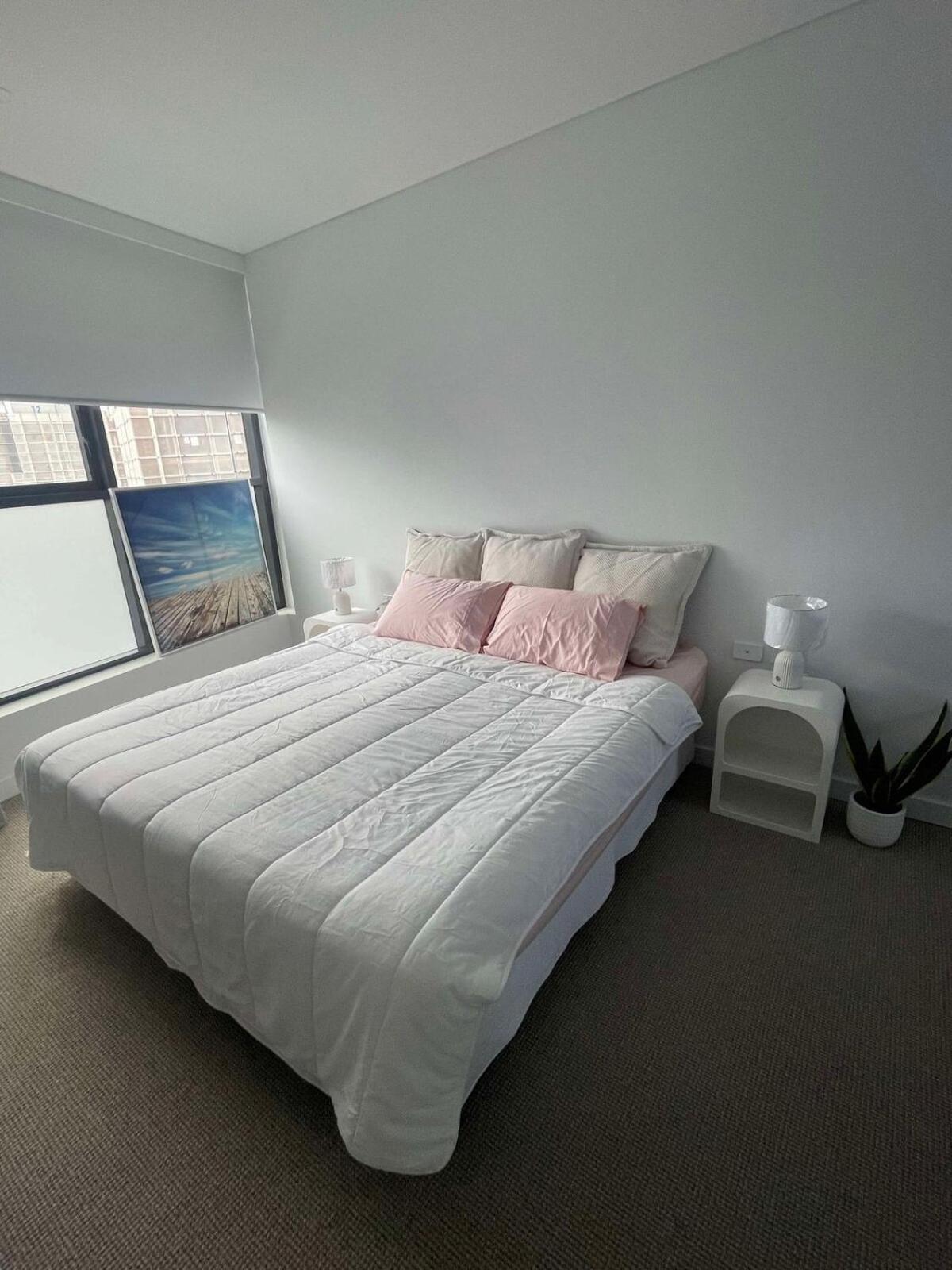 1 Bedroom With Balcony * Sydney