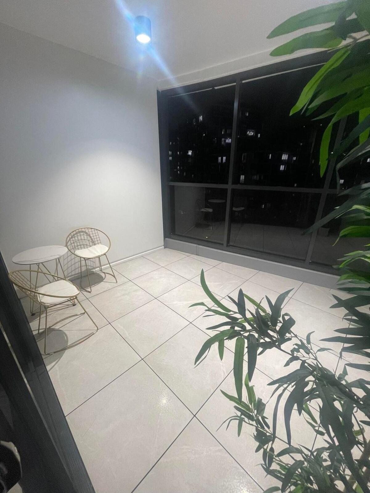 1 Bedroom With Balcony